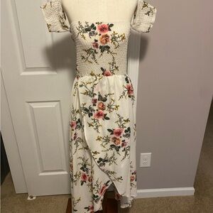 Brand: Altar’d State
Item: Floral dress
Size: Larg